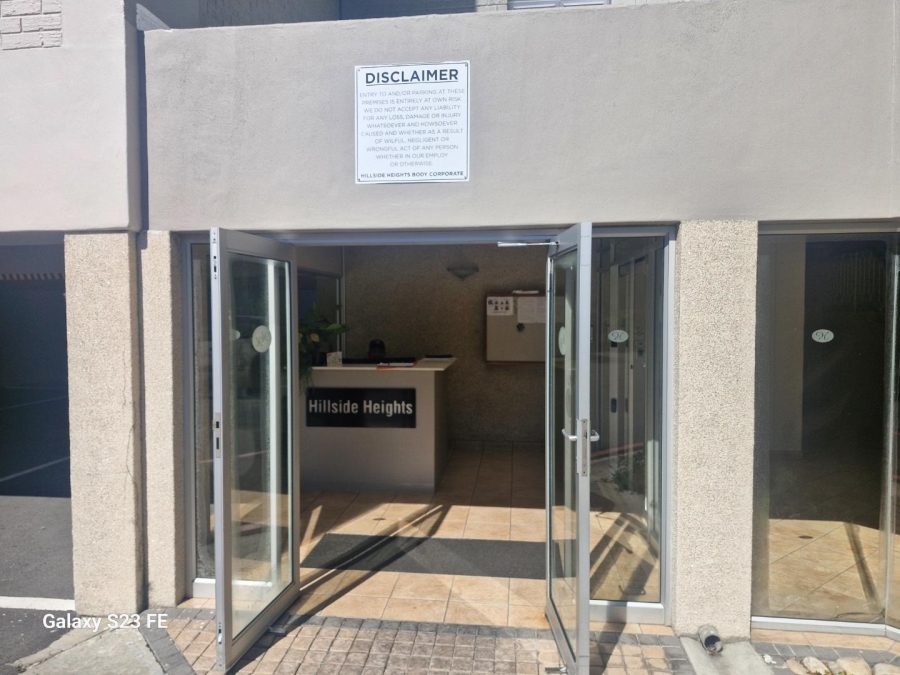 2 Bedroom Property for Sale in Green Point Western Cape